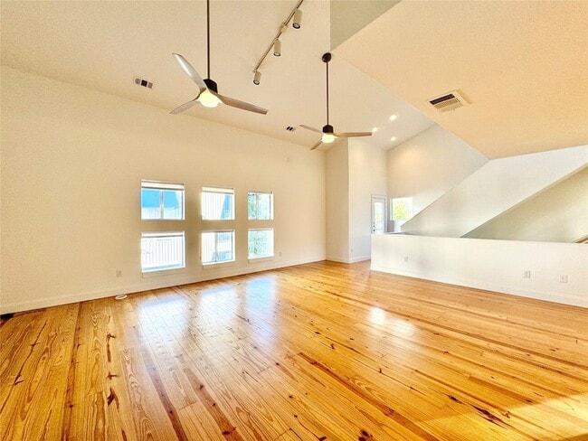 Building Photo - 4214 Swiss Ave