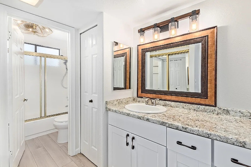 Building Photo - 1025 E Highland Ave