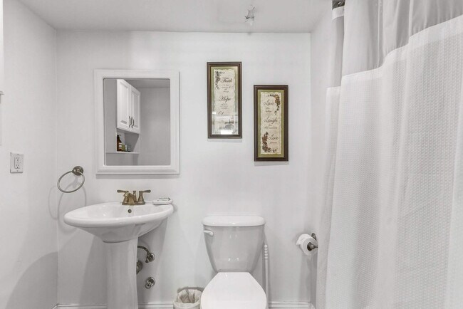 Building Photo - 3801 S Ocean Dr