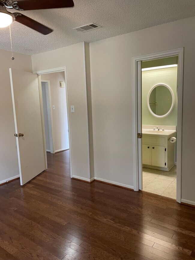 Building Photo - Available Now! Charming 2-Bedroom, 2-bath Landon Branch Townhome with Private Courtyard and Prime...