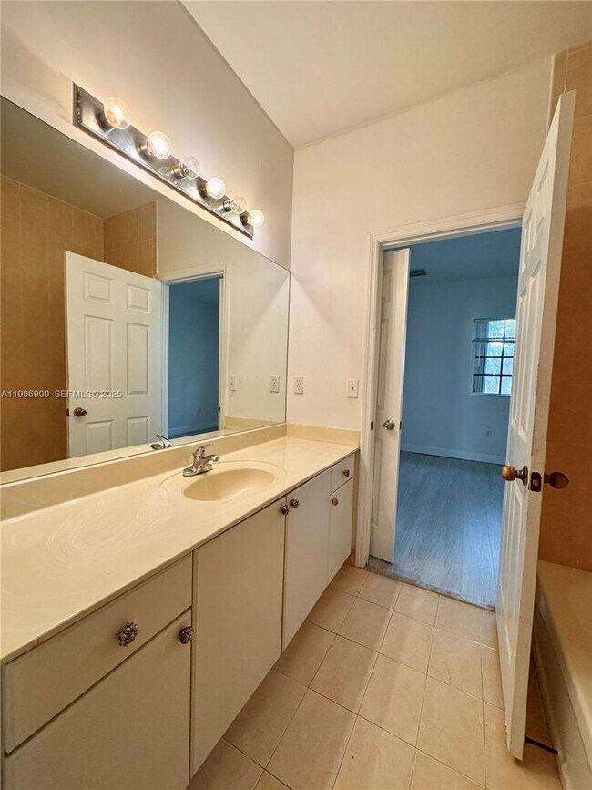 Building Photo - 2590 NE 3rd Dr