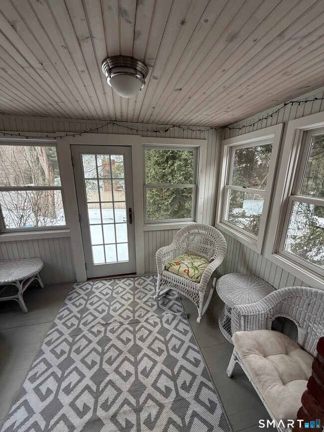 Building Photo - 336 Ridgewood Rd