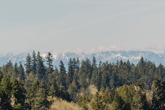Building Photo - Furnished Bainbridge Island Waterfront Home with Incredible Views