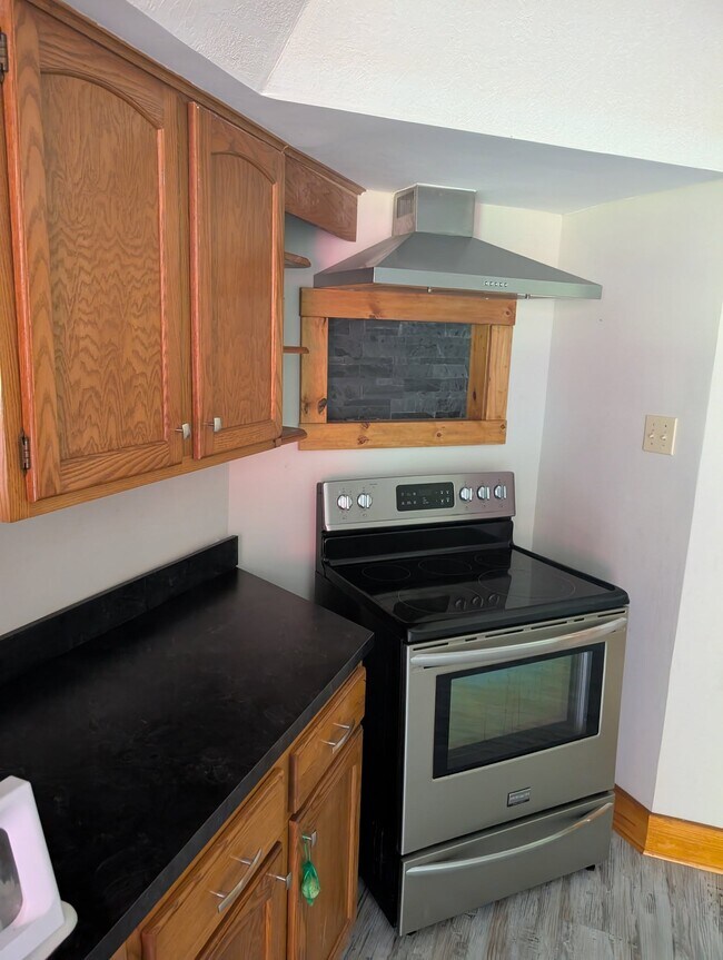 Building Photo - 6060 E Forest Trail Dr