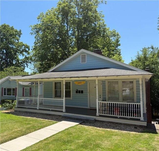 Building Photo - 689 Berne St SE