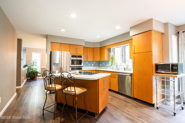 Building Photo - 13 Robinwood Dr