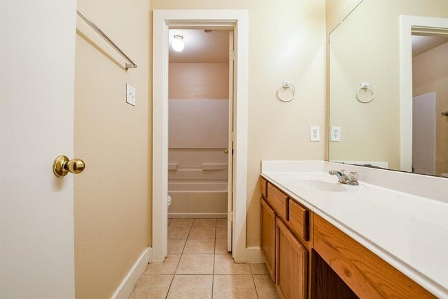 Building Photo - 5830 Silver Oak