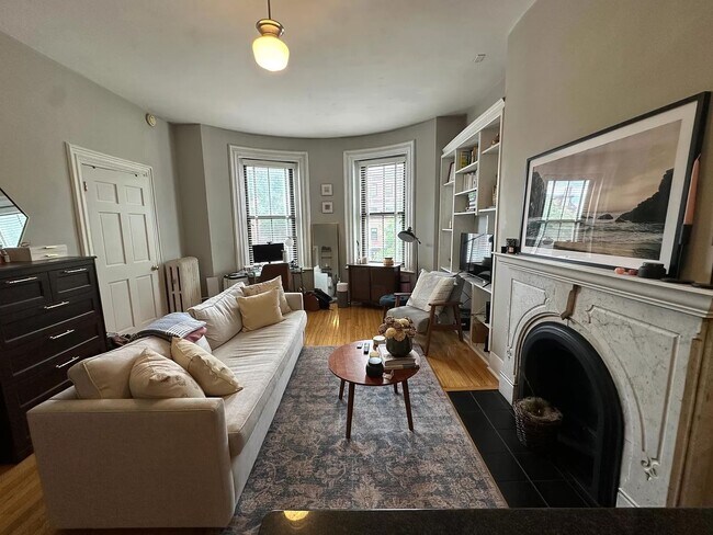 Primary Photo - 656 Tremont St