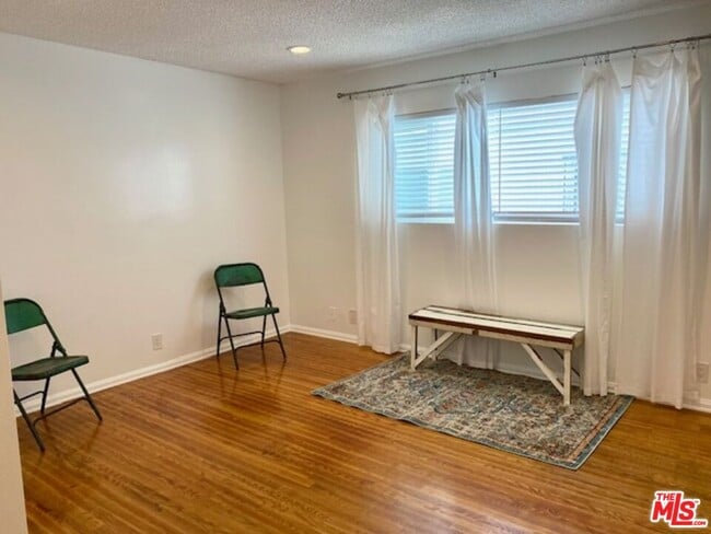 Building Photo - 1010 21st St