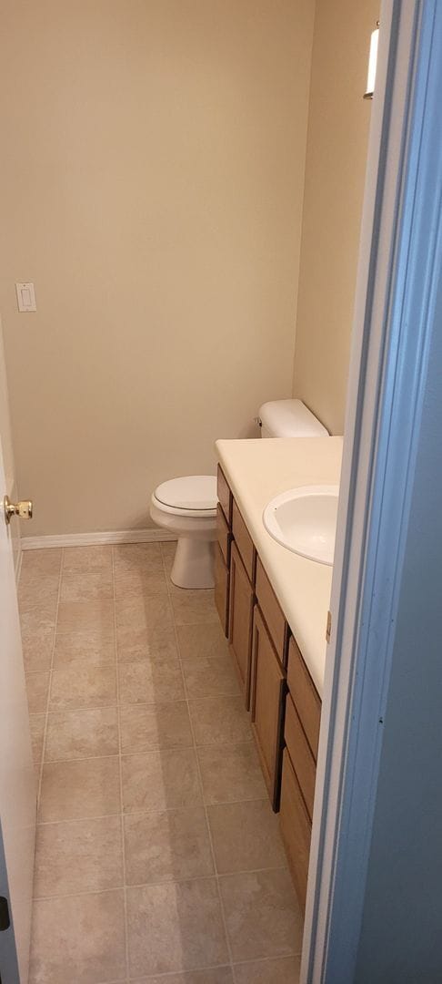 Building Photo - Cozy home on large lot w/fenced backyard