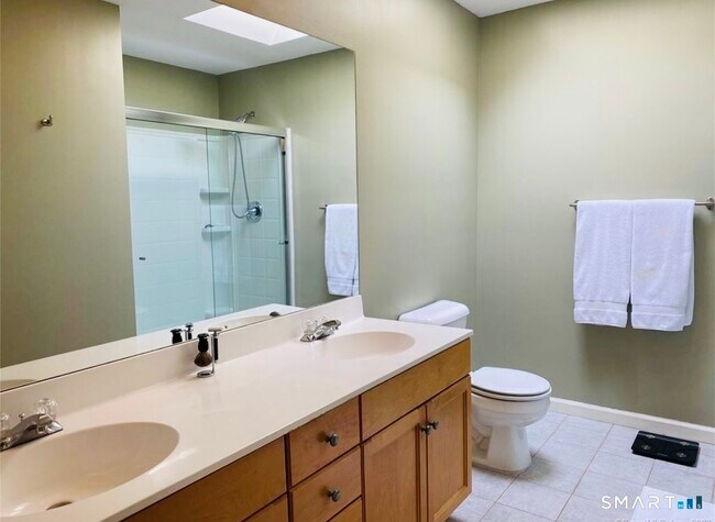 Building Photo - 11 Trout Brook Cir