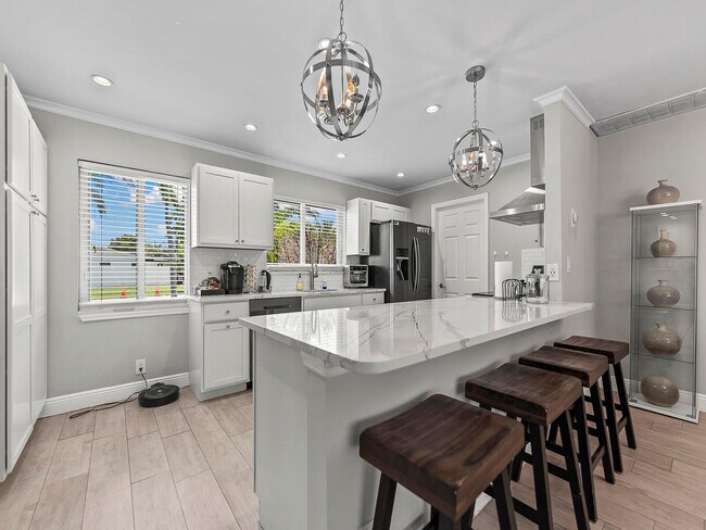 Building Photo - 801 SE 14th St