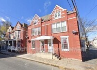 Building Photo - 825 Church St