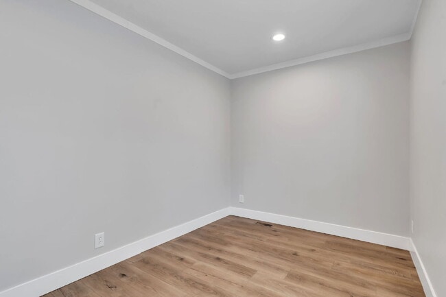 Building Photo - Spacious 2 Bed, 2 Bath Home sitting on 1.5 acres with Extra Storage ($1695/mo rent)