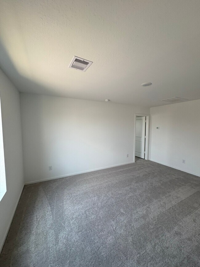 Building Photo - 16810 Great Highlands Dr