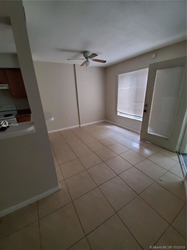 Building Photo - 815 W Boynton Beach Blvd