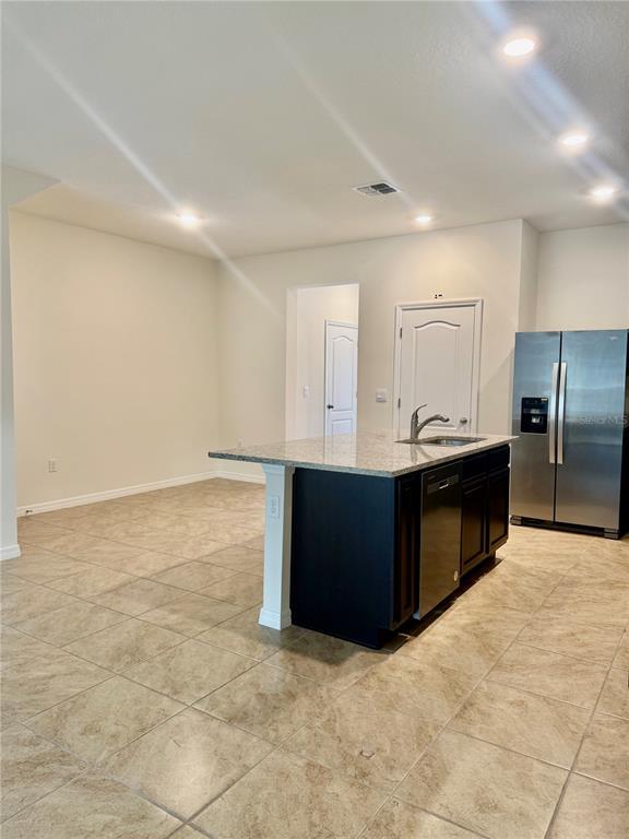 Building Photo - 1635 Thicket Ave