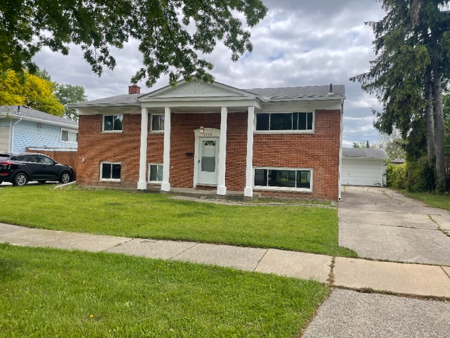 Building Photo - 2338 Koper Dr