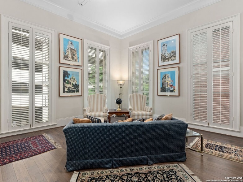 Building Photo - 211 N Presa St