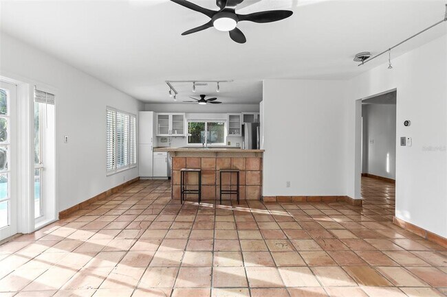 Building Photo - 593 Marmora Ave