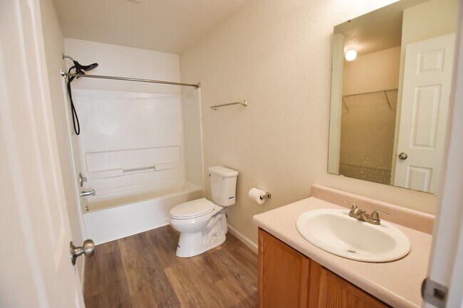 Building Photo - 551 Runnymede Ct