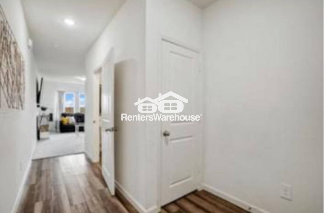 Building Photo - 6835 Bonanza Way