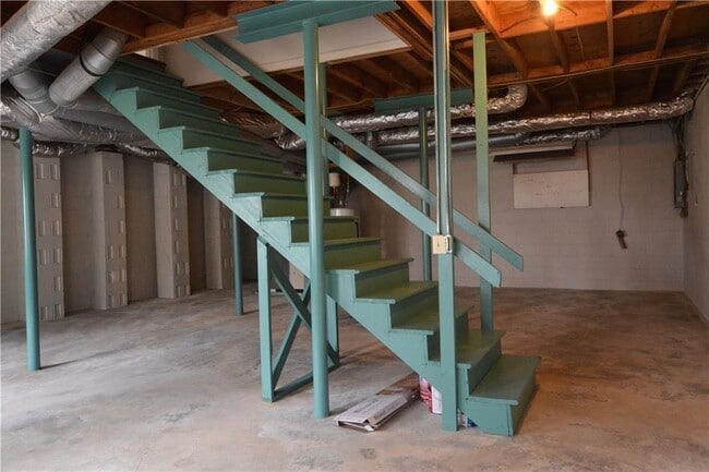 Building Photo - 5045 Spalding Dr