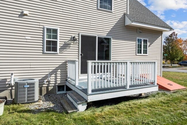 Building Photo - 4 Boxwood Dr