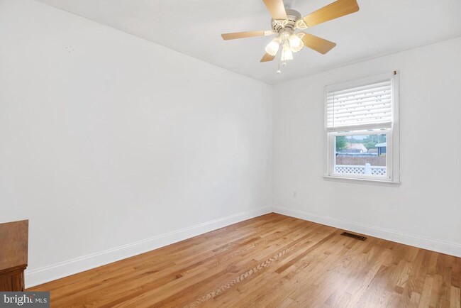Building Photo - 20 Chester Cir