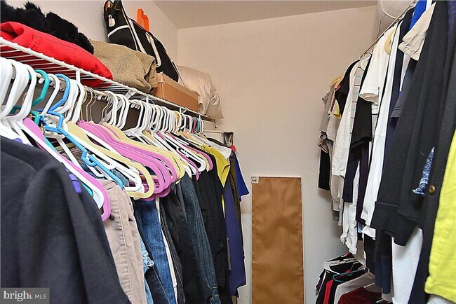 Building Photo - 3305 Wyndham Cir