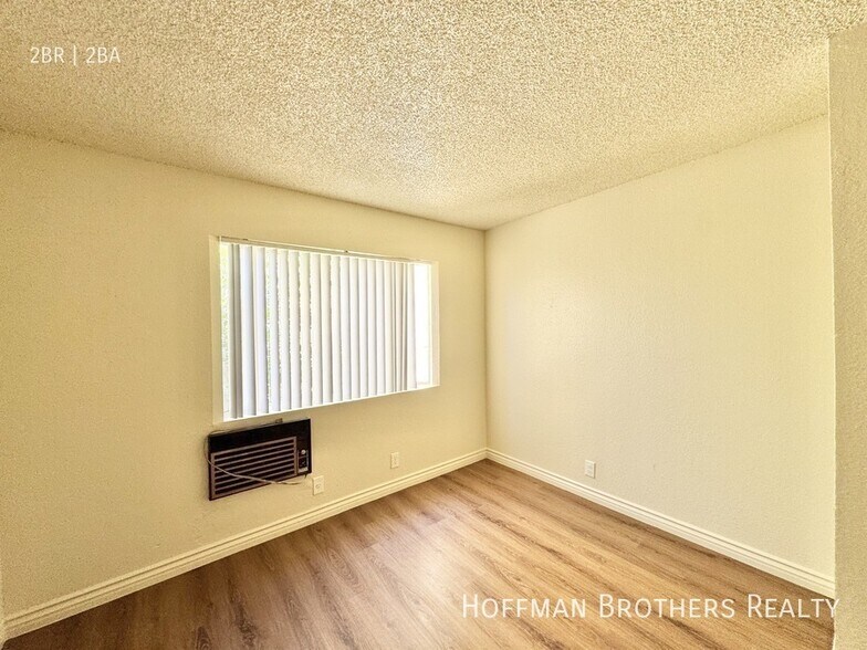 Building Photo - 15552 Nordhoff St