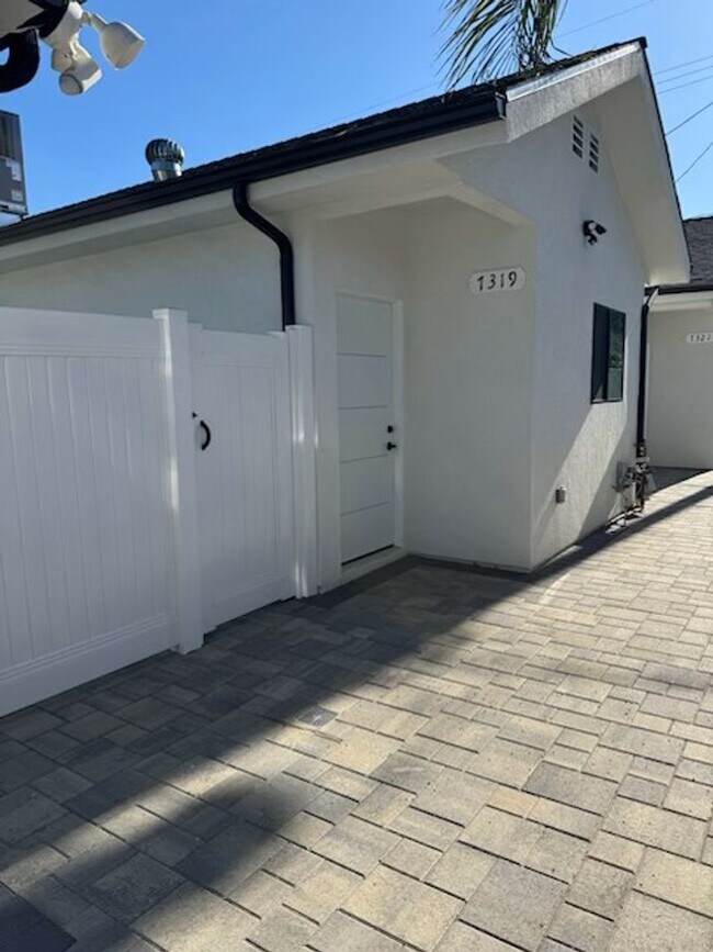 Building Photo - 7317-7321 Garden Grove Avenue