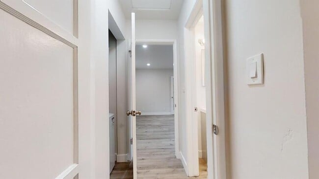 Building Photo - 7016 Flight Ave