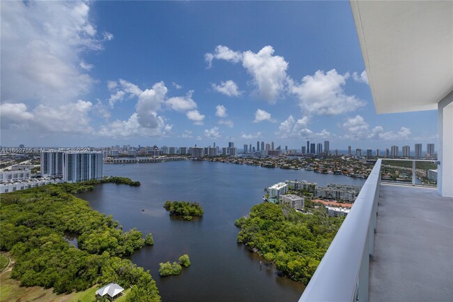 Building Photo - 16385 Biscayne Blvd