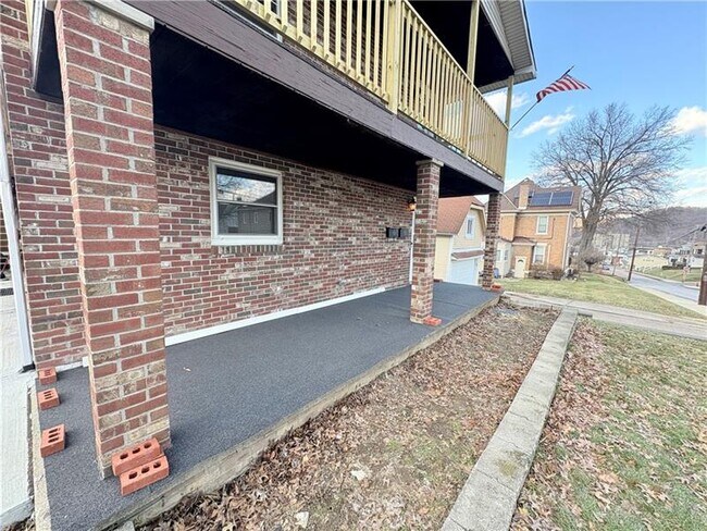 Building Photo - 927 Vance Ave