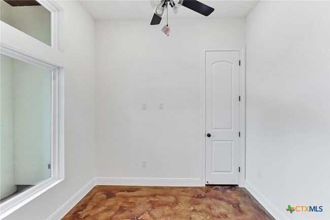 Building Photo - 102 Prairie