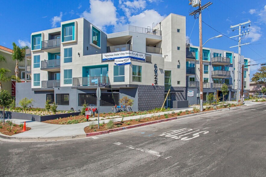 Building Photo - 6923 Kittyhawk Ave