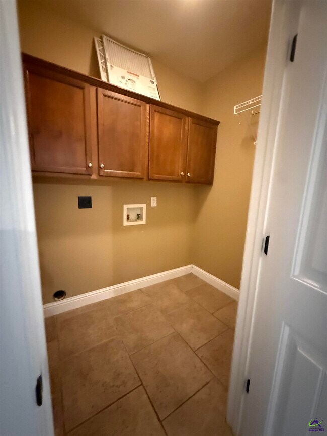 Building Photo - 104 Montview Way