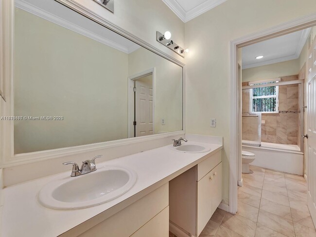 Building Photo - 858 NW 170th Terrace