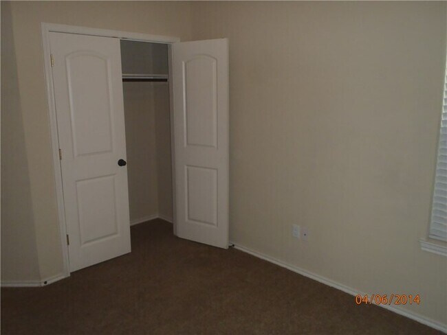Building Photo - Luxury Duplex / Hutto TX