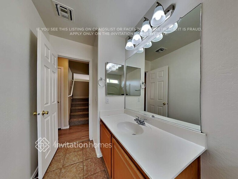 Building Photo - 22388 W La Vista Cir