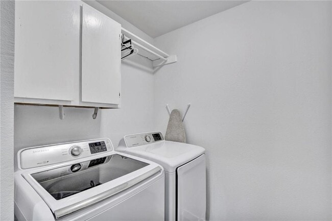 Building Photo - 18410 E Lake Terrace Dr