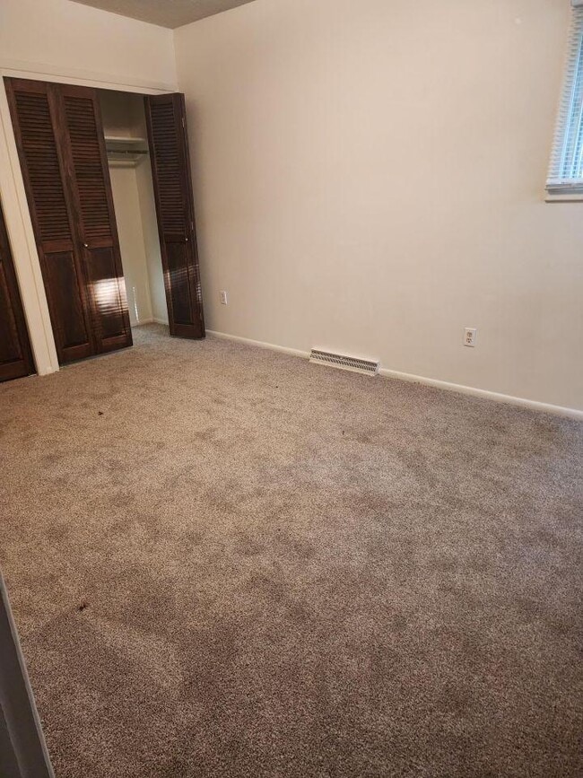 Building Photo - 5 bedroom in Billings MT 59102
