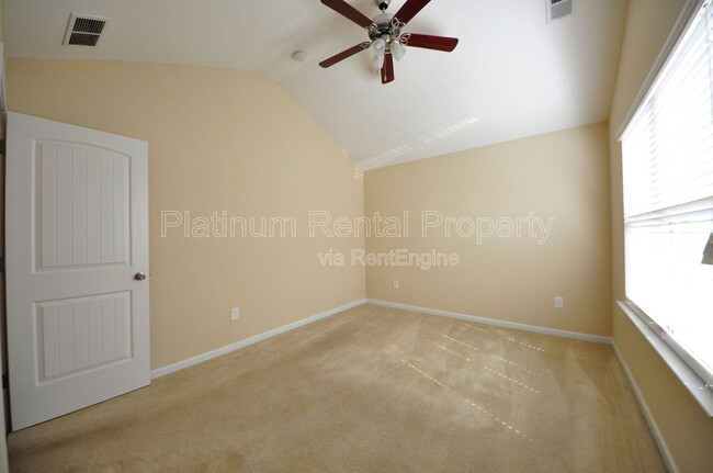 Building Photo - 1464 Wilford Dr NE