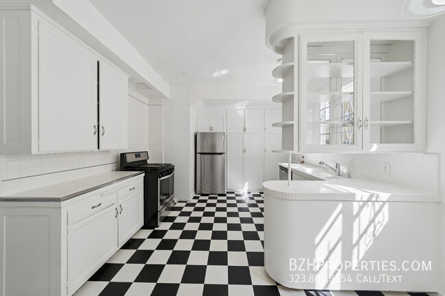 Building Photo - 1284 S Beverly Glen Blvd