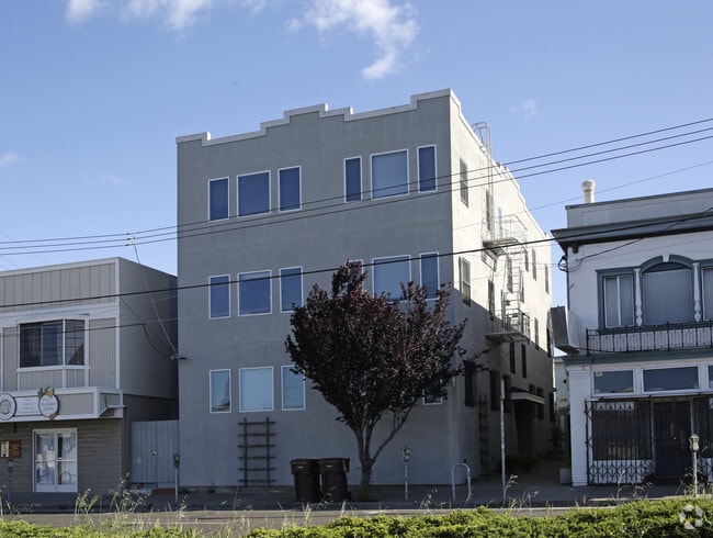 Primary Photo - 336 40th St