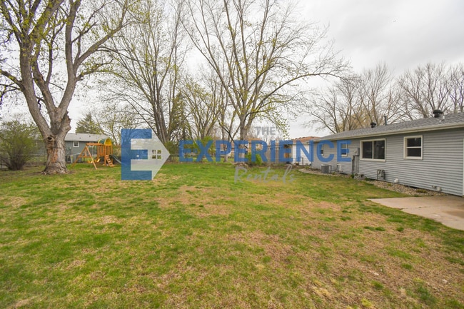 Building Photo - 217 N Needles Dr