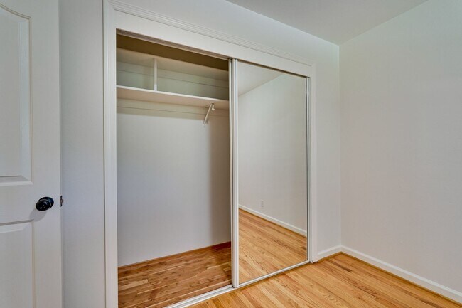 Building Photo - 941 // (Duplex)