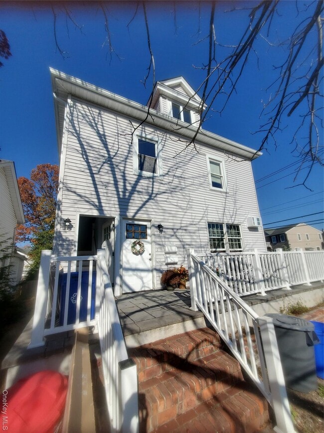 Primary Photo - 35 3rd Ave