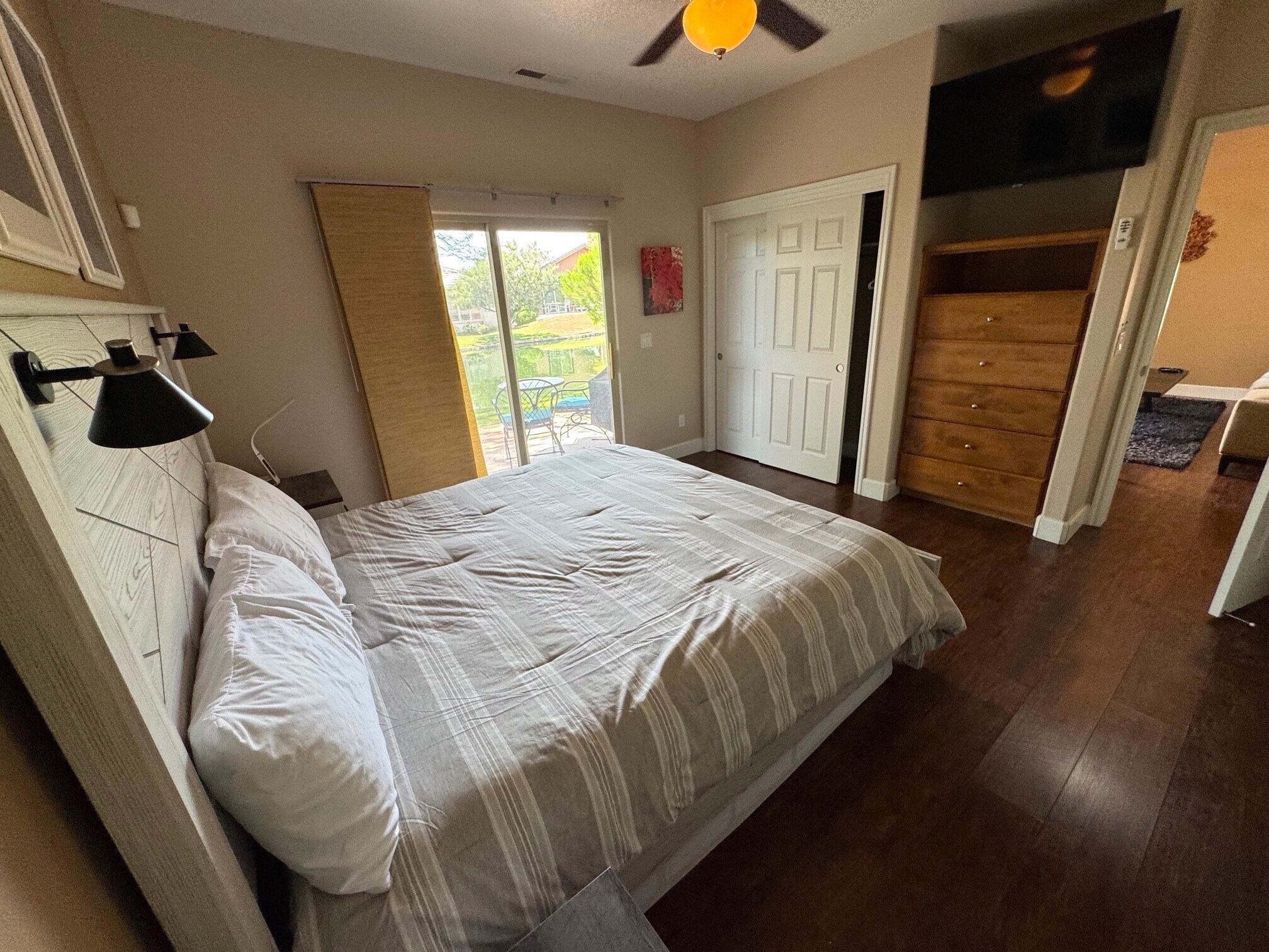 Building Photo - 400 Paradise Pky